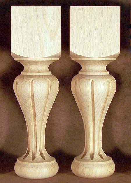 Pied de table bois gracieux de petite taille avec cannelures longitudinales, TL35