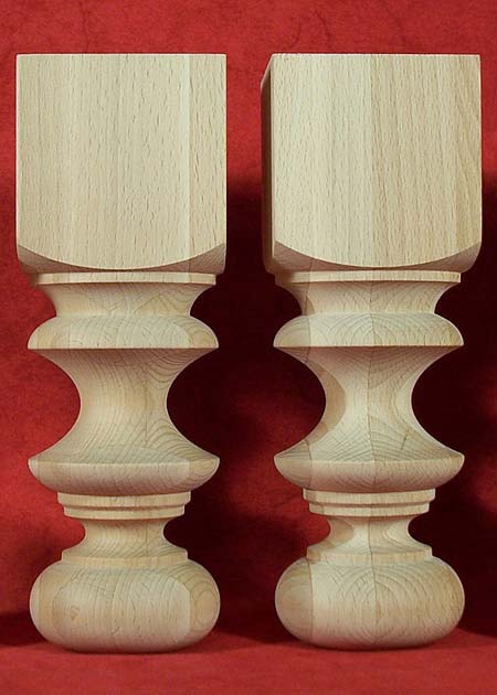 Pied de table en bois de petite taille avec motif de caractère, hêtre, TL34