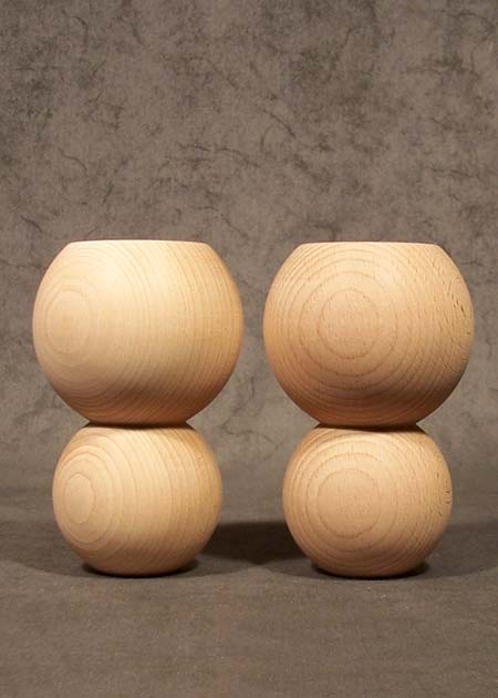 Pied de meuble bois avec des boules tournées l’une sur l’autre, GM22